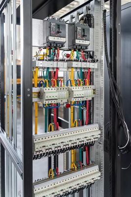 Gabinete del estante de los datos de la baja tensión de la fibra de la unidad de distribución de poder de la PDU del OEM
