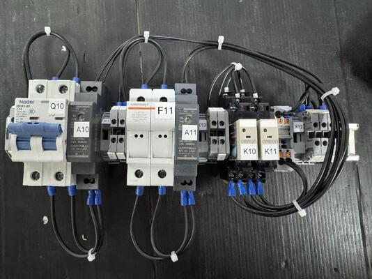 CE+T Bravo 25 1 Fase 110Vdc a 230Vac 6KVA CC a CA Sistema de inversor P/N S62AD5E0204SN000K001